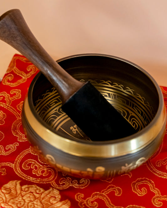 Tibetan singing bowl with 5 metals