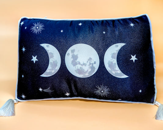 TRIPLE MOON CUSHION