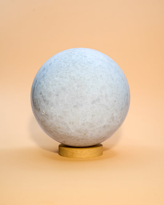 WHITE QUARTZ SPHERE
