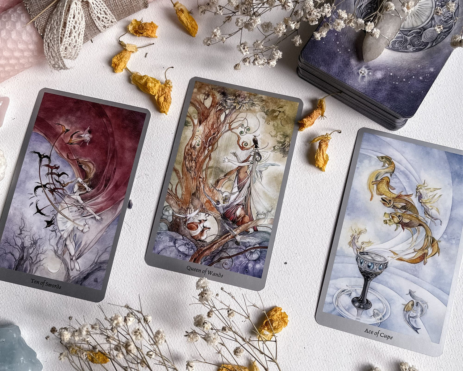 TAROT AND ORACLES DECK