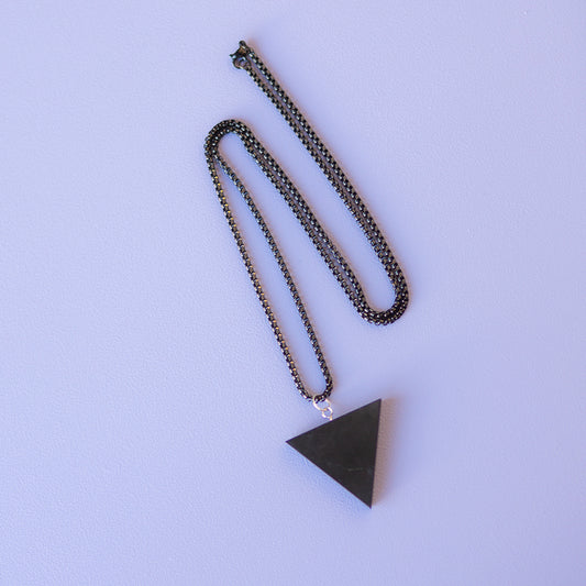 SHUNGUITA TRIANGLE by AURA