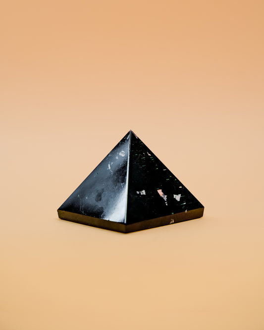 PIRAMIDE DE TURMALINA PULIDA