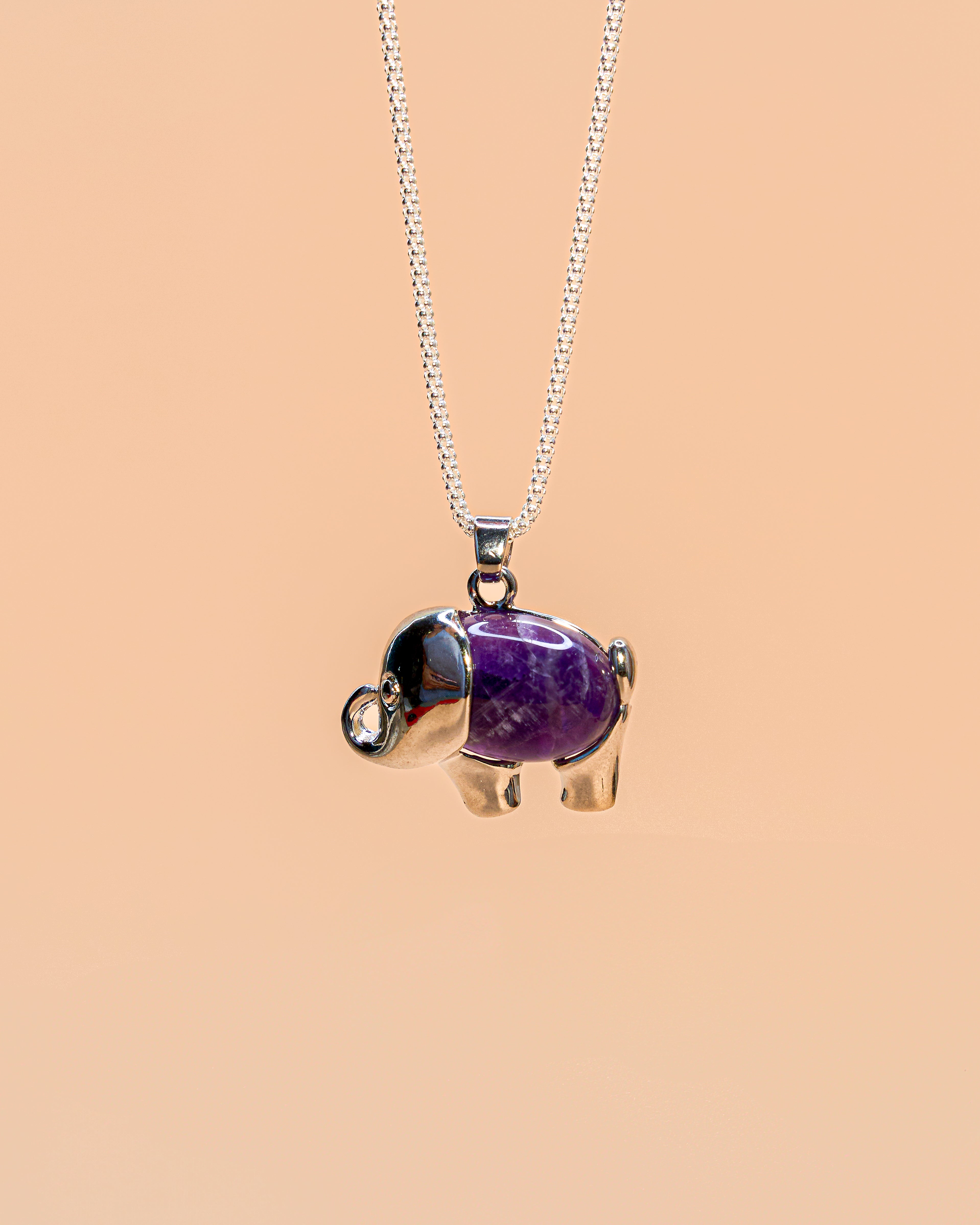 COLGANTE DE ELEFANTE AMATISTA CON CADENA DE PLATA